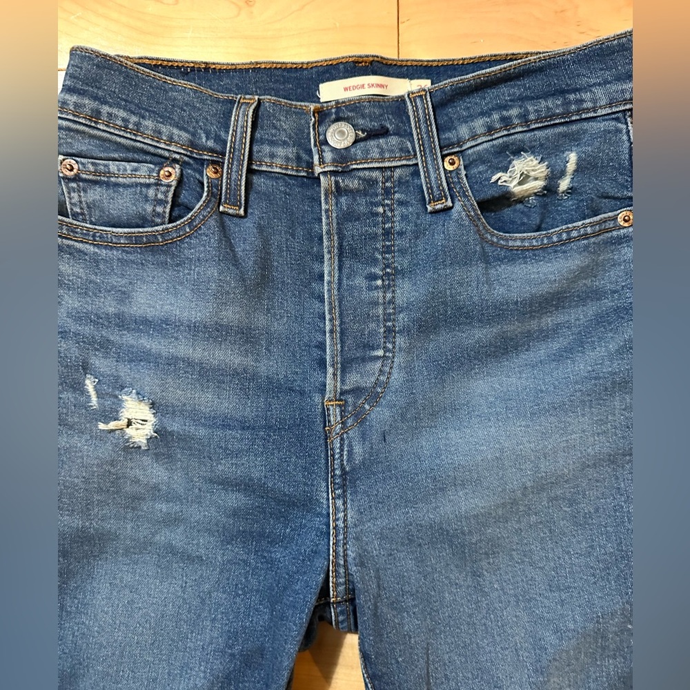Levi’s Wedgie Skinny Jean - Picture 2 of 5